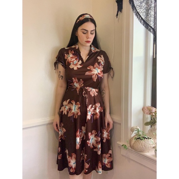 Vintage 1970’s tiger lily print two piece blouse and skirt set - Picture 1 of 4